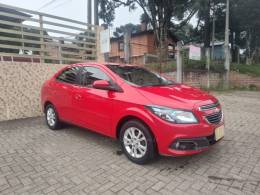 CHEVROLET - PRISMA - 2015/2016 - Vermelha - R$ 54.900,00