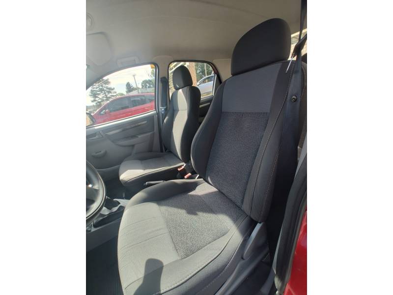 CHEVROLET - PRISMA - 2011/2012 - Vermelha - R$ 29.900,00