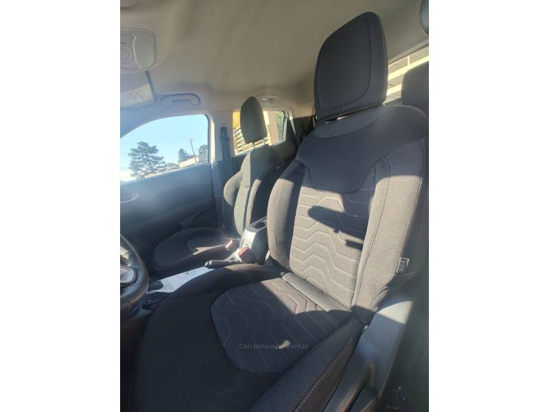 FIAT - TORO - 2016/2017 - Branca - R$ 84.900,00