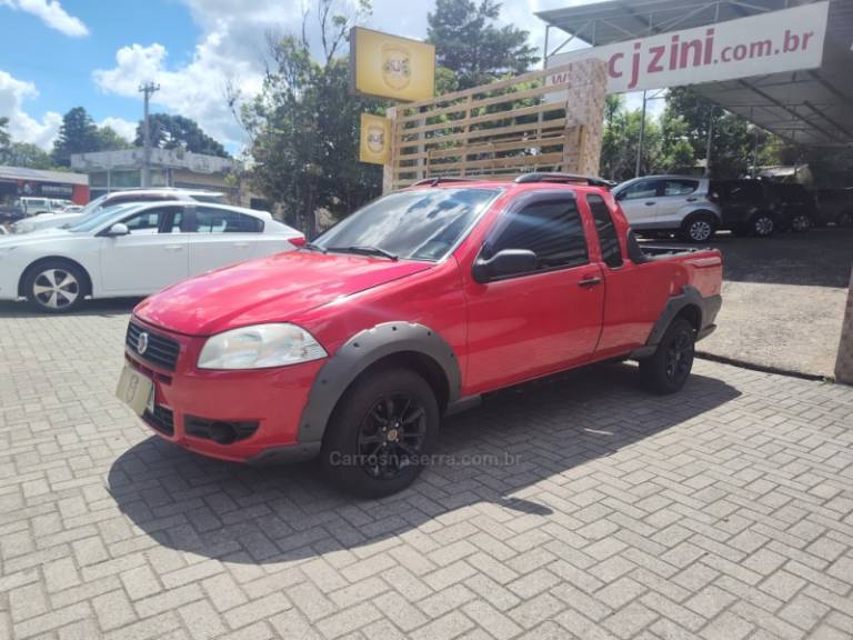 FIAT - STRADA - 2010/2011 - Vermelha - R$ 38.900,00