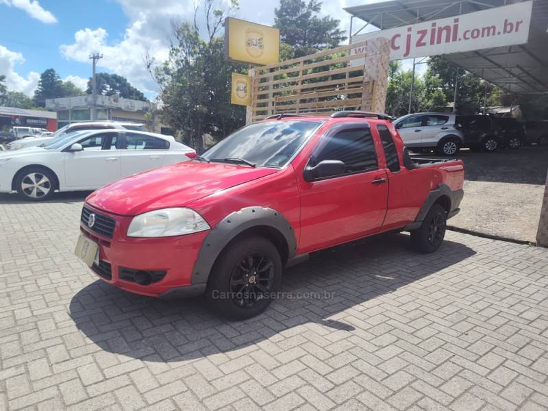 FIAT - STRADA - 2010/2011 - Vermelha - R$ 39.900,00