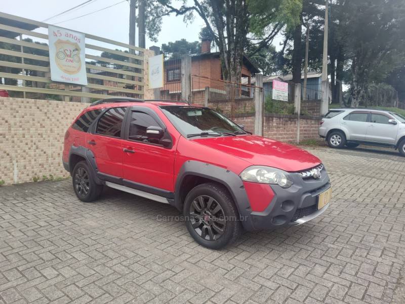 FIAT - PALIO - 2014/2015 - Vermelha - R$ 43.900,00
