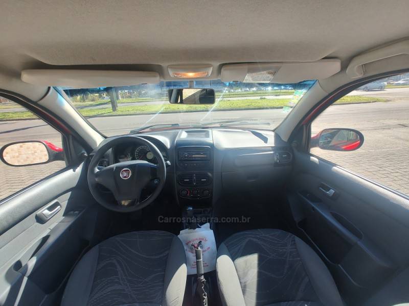 FIAT - SIENA - 2014/2015 - Vermelha - R$ 36.900,00