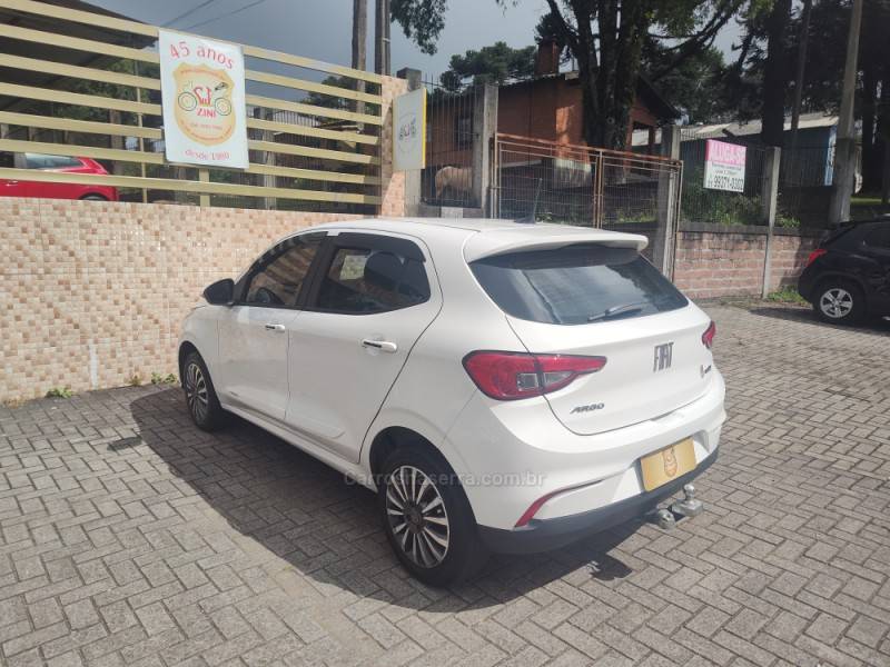 FIAT - ARGO - 2021/2022 - Branca - R$ 59.900,00