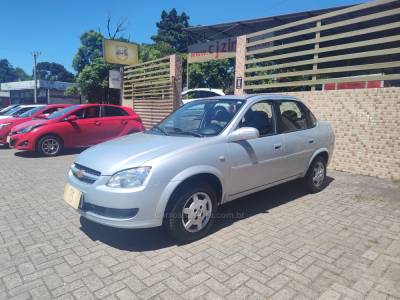 CHEVROLET - CLASSIC - 2011/2012 - Prata - R$ 27.900,00