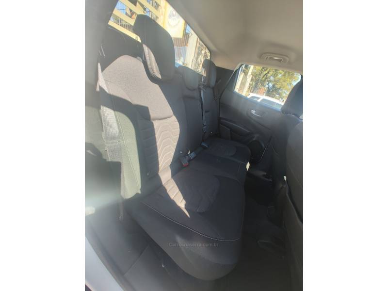 FIAT - TORO - 2016/2017 - Branca - R$ 84.900,00