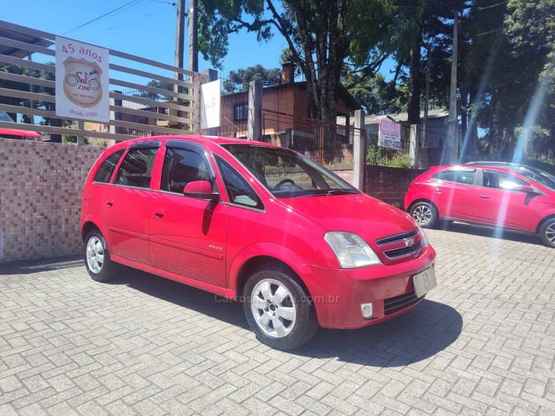 CHEVROLET - MERIVA - 2010/2011 - Vermelha - R$ 31.900,00