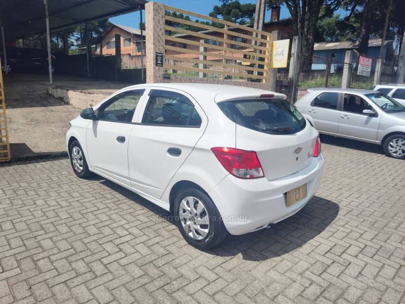 CHEVROLET - ONIX - 2018/2018 - Branca - R$ 47.900,00