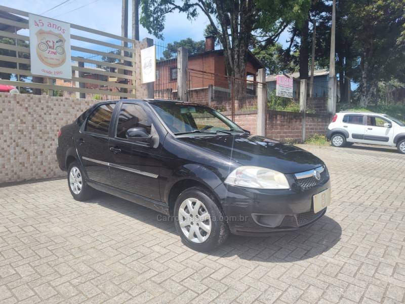 FIAT - SIENA - 2012/2013 - Preta - R$ 29.900,00