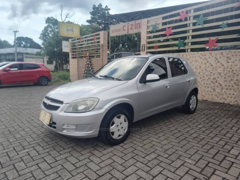 CHEVROLET - CELTA - 2013/2013 - Prata - R$ 32.900,00