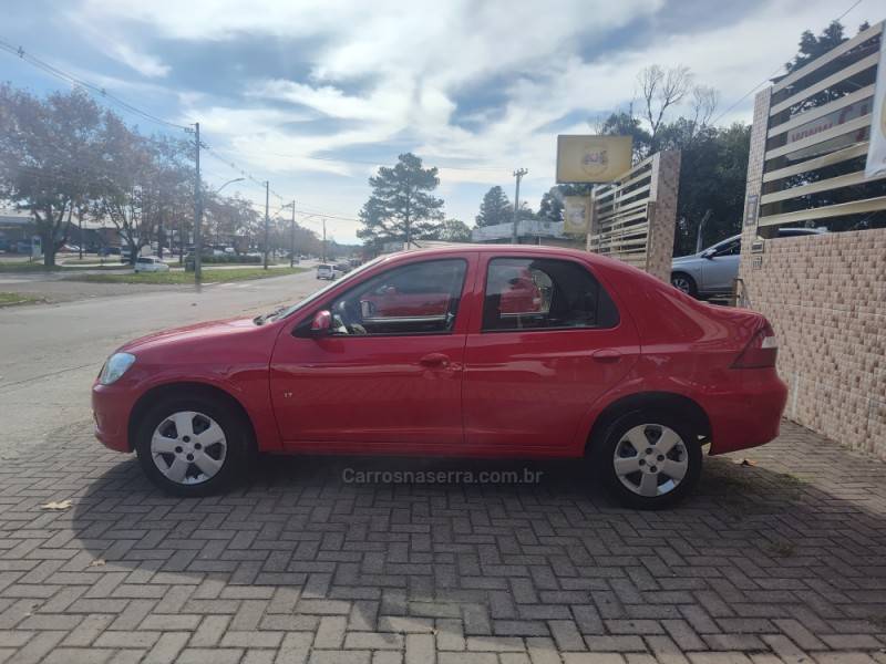 CHEVROLET - PRISMA - 2011/2012 - Vermelha - R$ 29.900,00