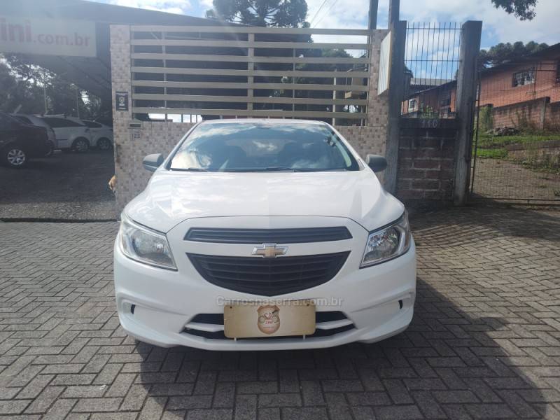 CHEVROLET - ONIX - 2018/2018 - Branca - R$ 44.900,00