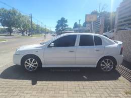 CHEVROLET - ASTRA - 2010/2011 - Branca - R$ 39.900,00