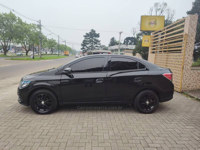 CHEVROLET - PRISMA - 2013/2014 - Preta - R$ 48.900,00