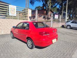 FIAT - SIENA - 2014/2015 - Vermelha - R$ 36.900,00