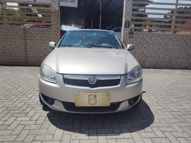 FIAT - SIENA - 2013/2014 - Bege - R$ 35.900,00