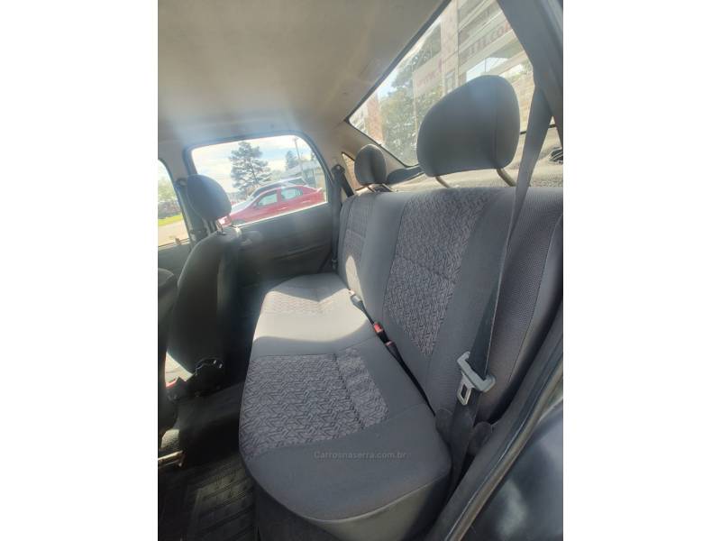 CHEVROLET - CLASSIC - 2004/2005 - Preta - R$ 17.900,00