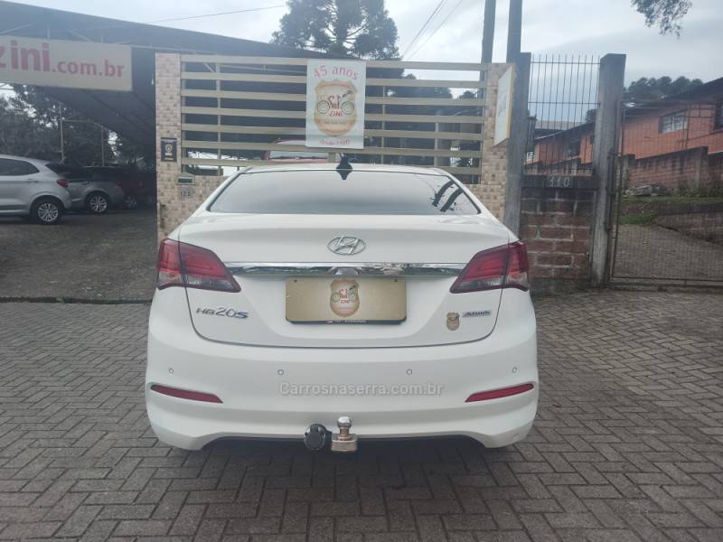 HYUNDAI - HB20S - 2016/2016 - Branca - R$ 62.900,00