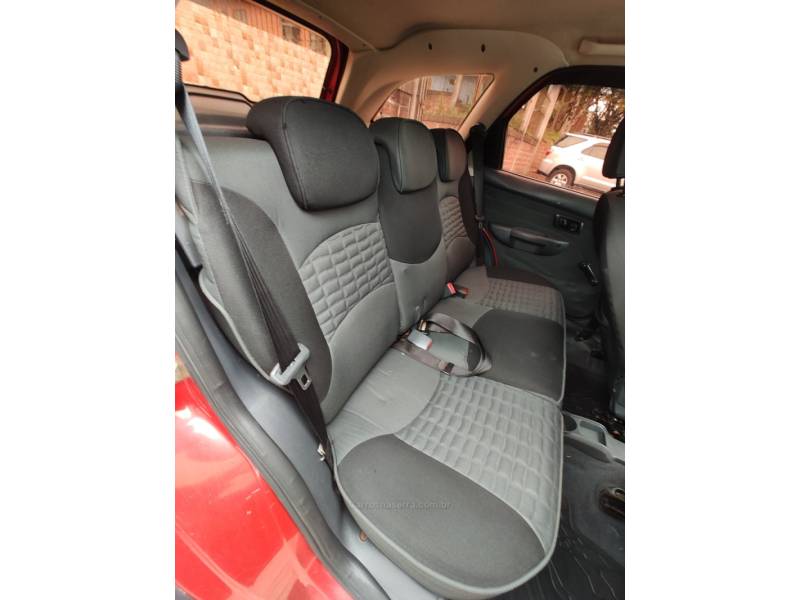 FIAT - PALIO - 2014/2015 - Vermelha - R$ 43.900,00