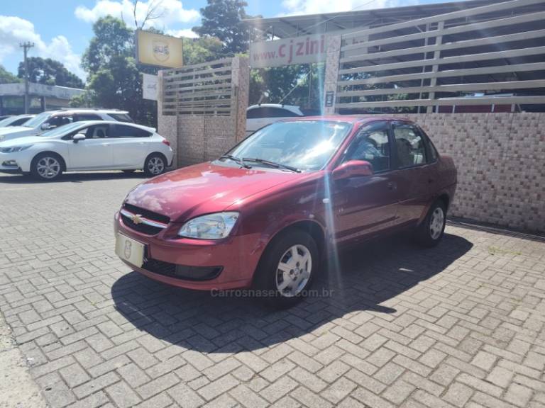 CHEVROLET - CLASSIC - 2010/2011 - Vermelha - R$ 24.900,00