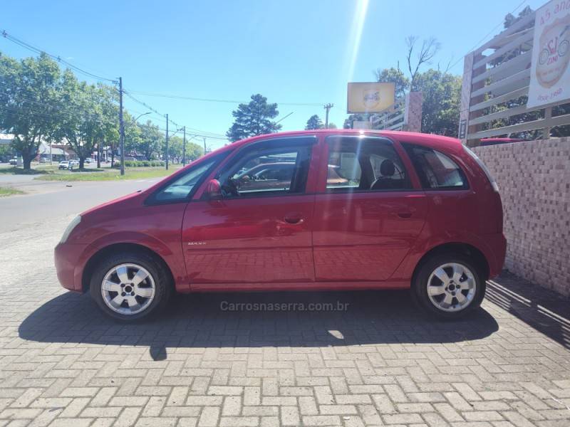 CHEVROLET - MERIVA - 2010/2011 - Vermelha - R$ 31.900,00