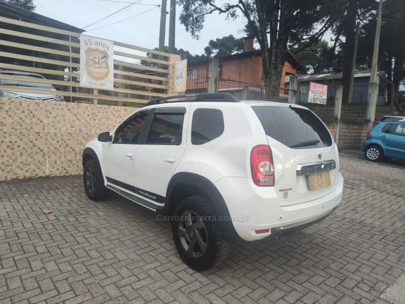 RENAULT - DUSTER - 2013/2014 - Branca - R$ 51.900,00