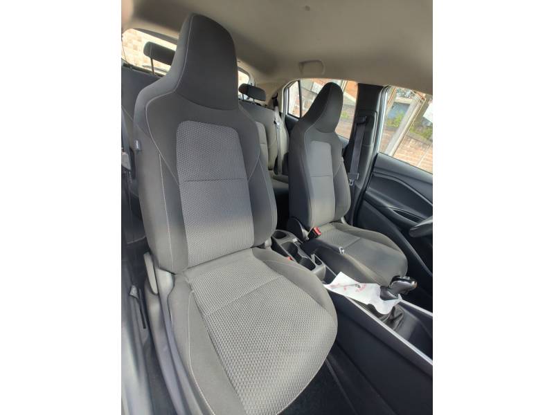 CHEVROLET - ONIX - 2023/2024 - Branca - R$ 69.900,00