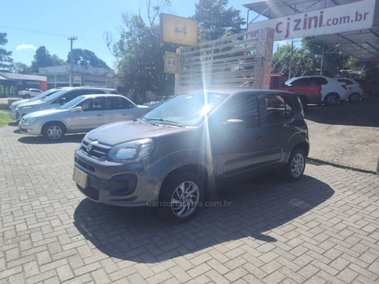 FIAT - UNO - 2019/2020 - Cinza - R$ 42.900,00