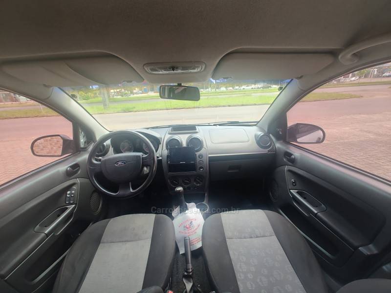 FORD - FIESTA - 2011/2012 - Prata - R$ 19.900,00