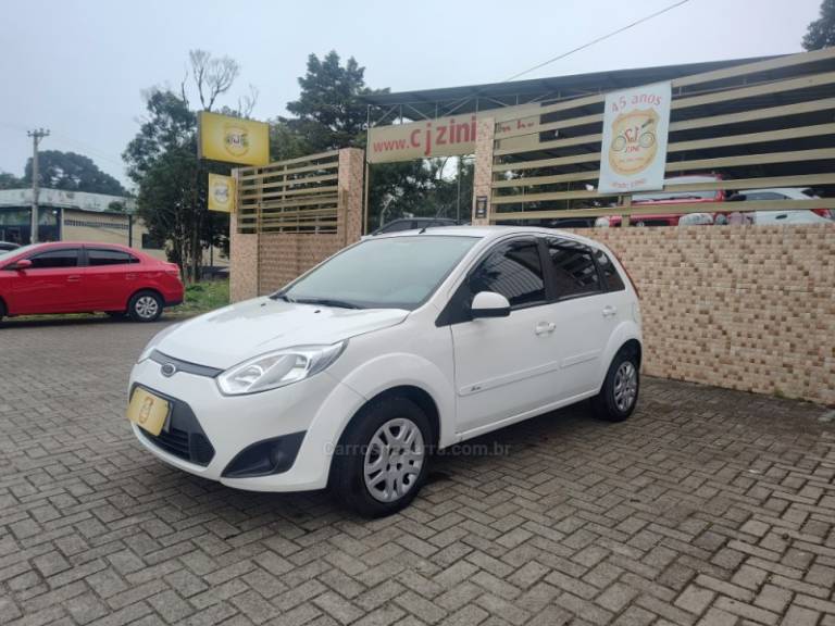 FORD - FIESTA - 2013/2013 - Branca - R$ 31.900,00