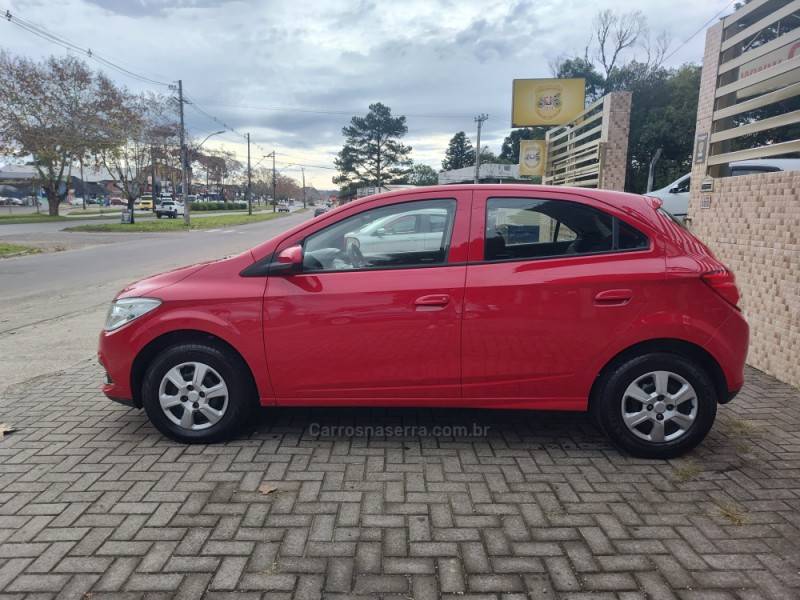 CHEVROLET - ONIX - 2014/2014 - Vermelha - R$ 45.900,00
