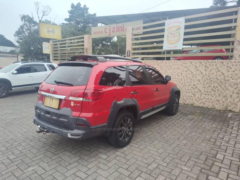 FIAT - PALIO - 2014/2015 - Vermelha - R$ 43.900,00