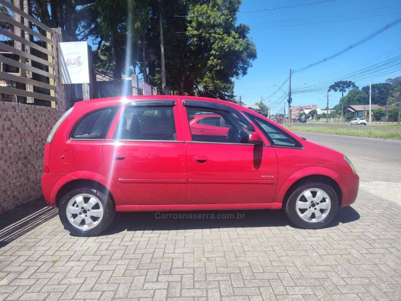 CHEVROLET - MERIVA - 2010/2011 - Vermelha - R$ 31.900,00