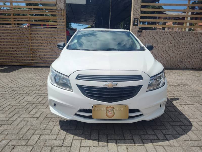 CHEVROLET - ONIX - 2018/2018 - Branca - R$ 47.900,00