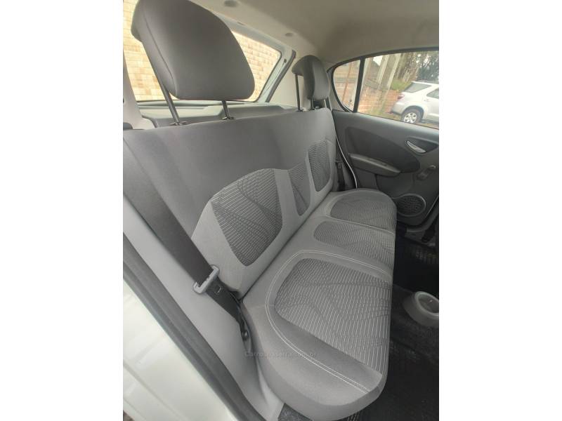 FIAT - PALIO - 2014/2015 - Branca - R$ 39.900,00