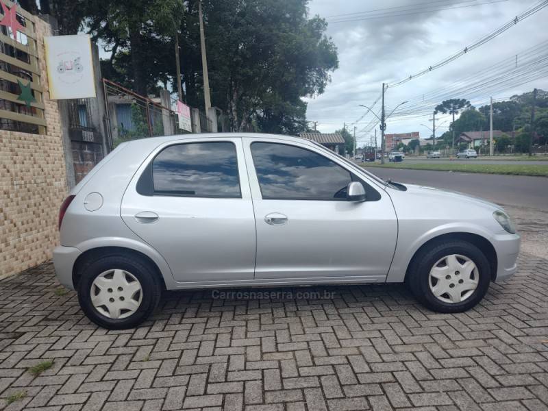 CHEVROLET - CELTA - 2013/2013 - Prata - R$ 32.900,00