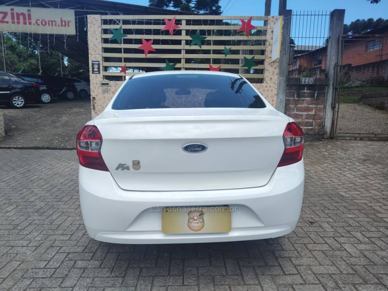 FORD - KA + - 2018/2018 - Branca - R$ 43.900,00