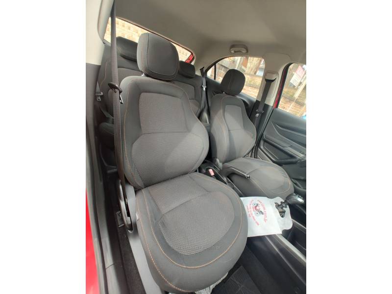 CHEVROLET - ONIX - 2014/2014 - Vermelha - R$ 45.900,00