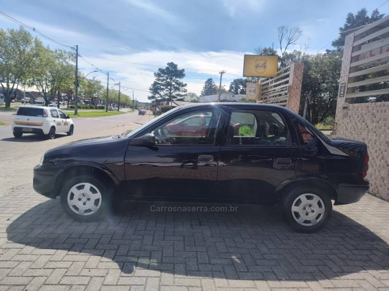 CHEVROLET - CLASSIC - 2004/2005 - Preta - R$ 17.900,00