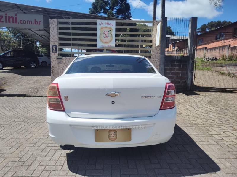 CHEVROLET - COBALT - 2011/2012 - Branca - R$ 32.900,00