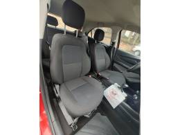 CHEVROLET - ONIX - 2017/2018 - Vermelha - R$ 46.900,00