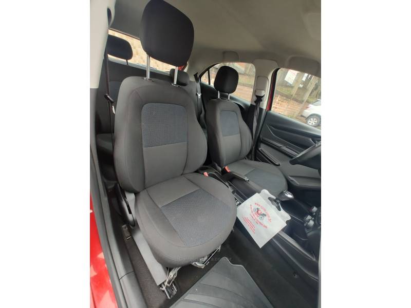 CHEVROLET - ONIX - 2017/2018 - Vermelha - R$ 46.900,00
