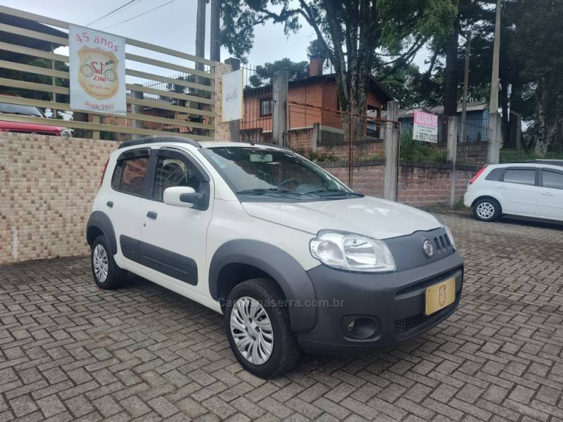 FIAT - UNO - 2011/2012 - Branca - R$ 29.900,00