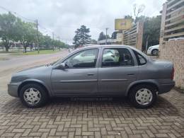 CHEVROLET - CORSA - 2001/2001 - Cinza - R$ 13.500,00