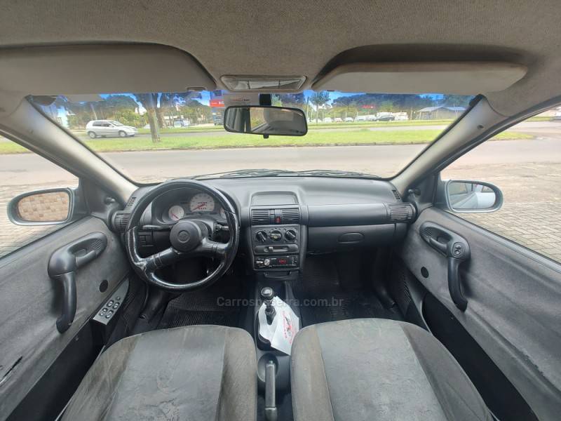 CHEVROLET - CORSA - 2001/2001 - Cinza - R$ 13.500,00