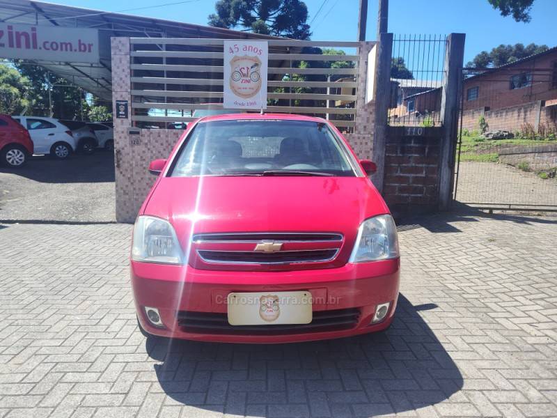 CHEVROLET - MERIVA - 2010/2011 - Vermelha - R$ 31.900,00