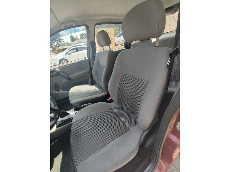 CHEVROLET - CLASSIC - 2010/2011 - Vermelha - R$ 24.900,00