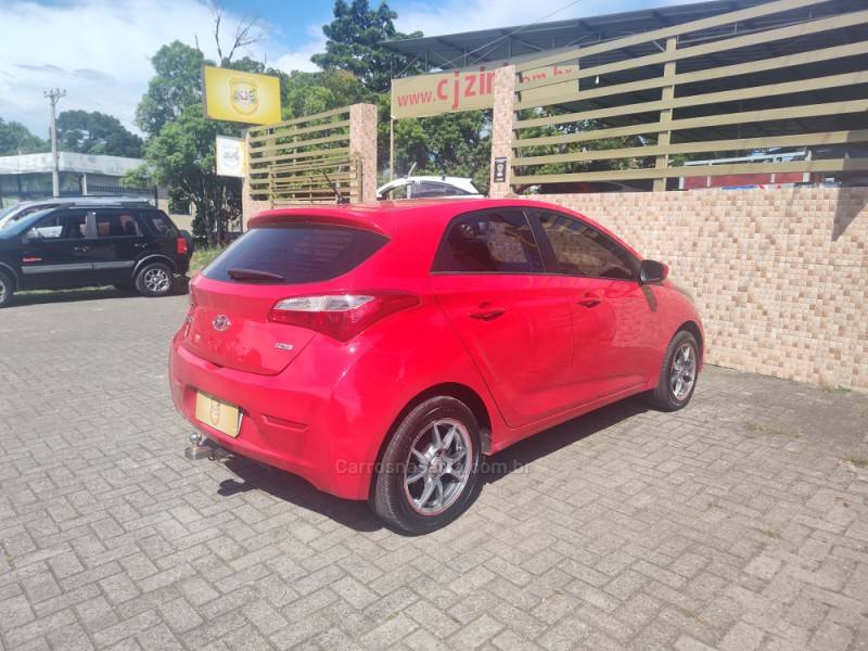 HYUNDAI - HB20 - 2014/2015 - Vermelha - R$ 51.900,00