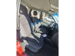 FIAT - SIENA - 2014/2015 - Vermelha - R$ 36.900,00