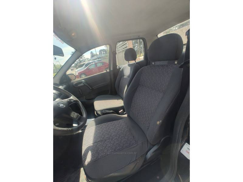 CHEVROLET - CLASSIC - 2004/2005 - Preta - R$ 17.900,00